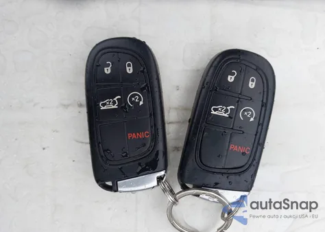 2015 Jeep Cherokee Latitude z USA, uszkodzony, nr VIN 1C4PJMCS2FW538172